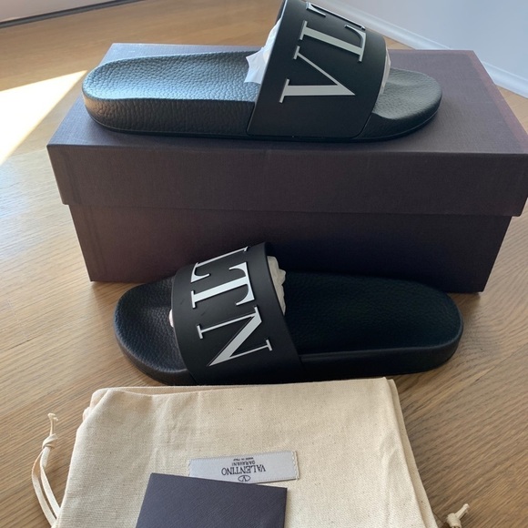 VALENTINO GARAVANI VLTN Logo-Embossed Slide UNISEX - Picture 6 of 15